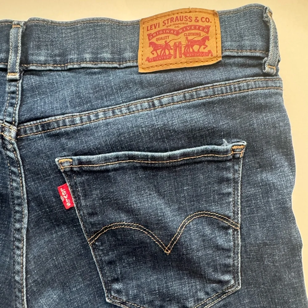 Levi’s Bermuda Jean Shorts Women’s size 30 - Picture 10 of 14